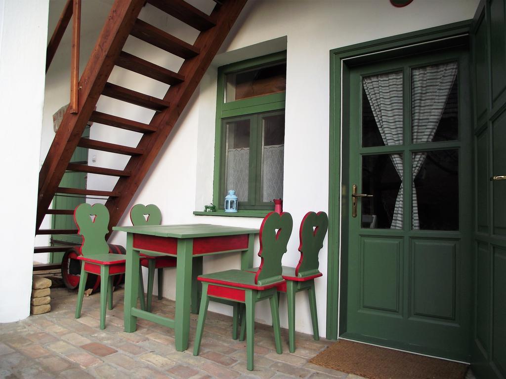 Egkoris Vendeghaz Hotel Bakonyszucs Exterior photo